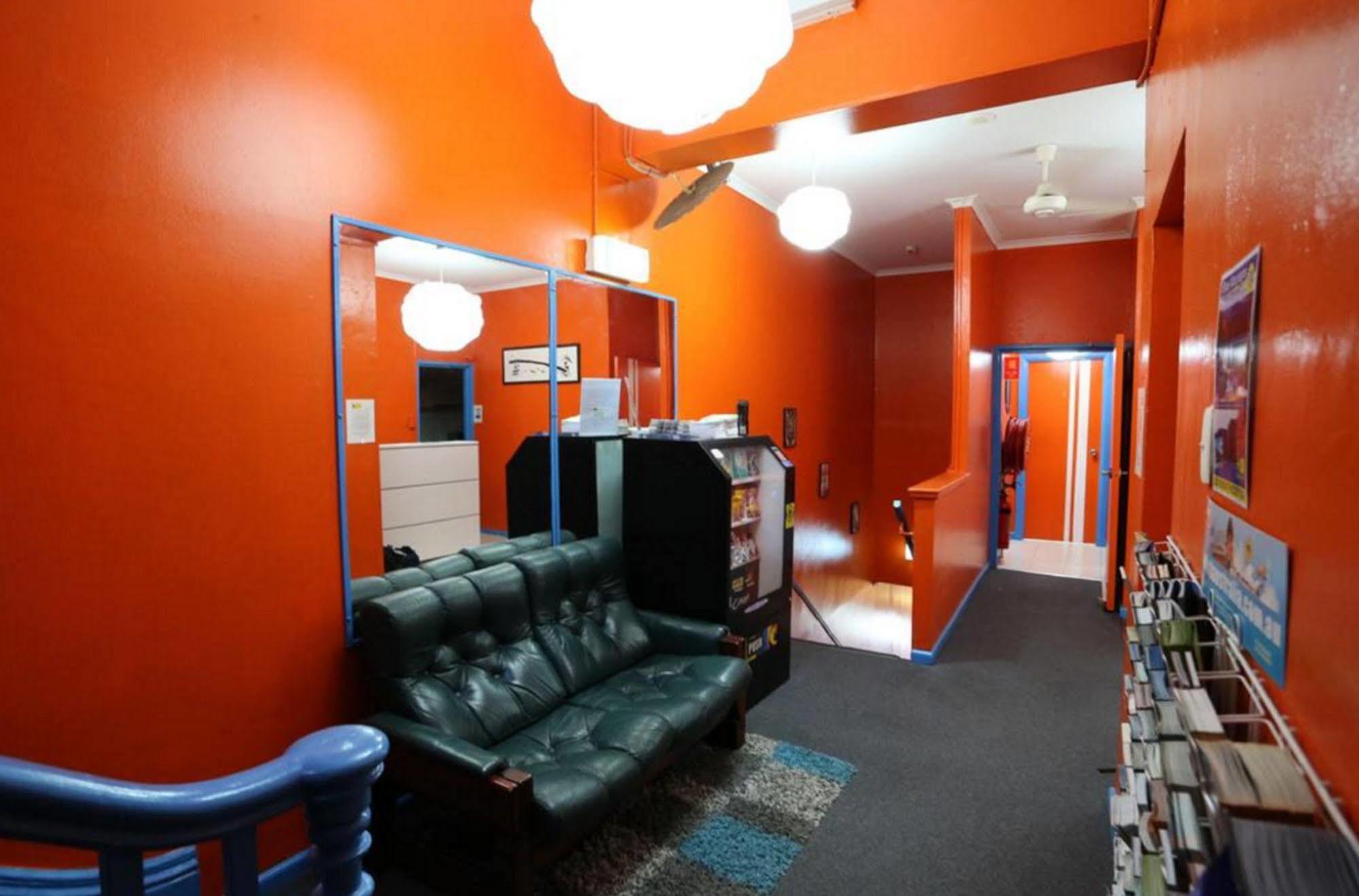 Central Perk Lodge Sydney Bagian luar foto